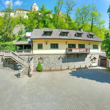 Resort U Jelena Křivoklát Esterno foto