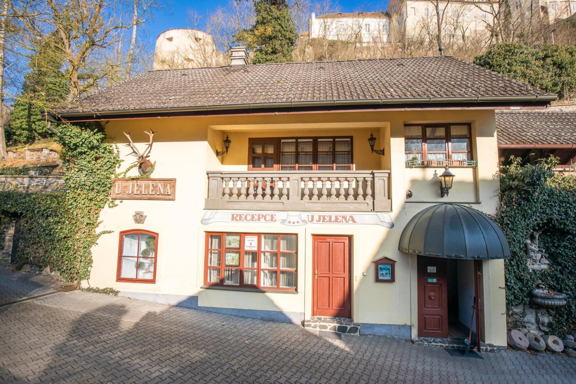 Resort U Jelena Křivoklát Esterno foto