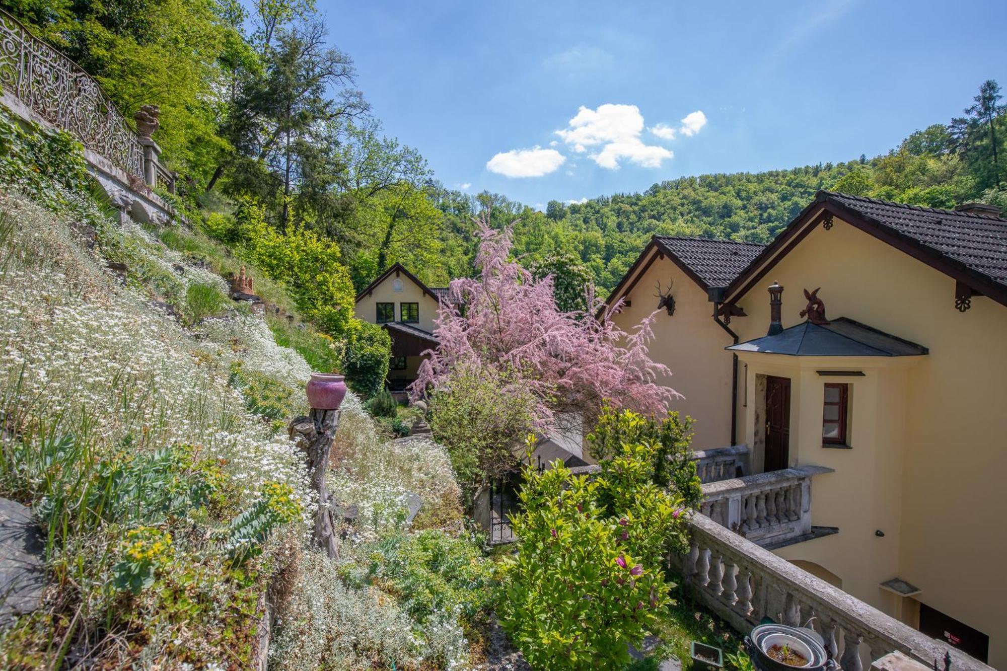 Resort U Jelena Křivoklát Esterno foto